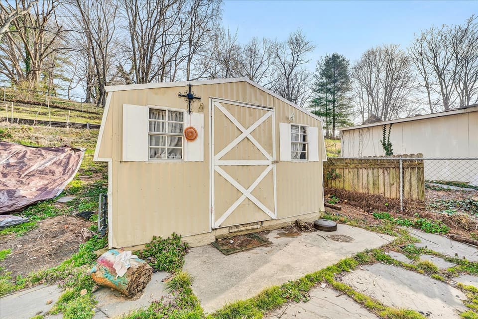 460 Chrisman Street, photo 20 of 25