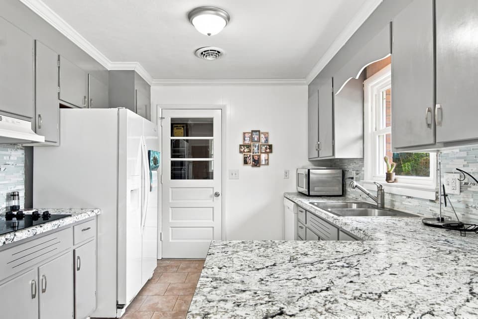 325 Cheverly Drive, photo 16 of 40