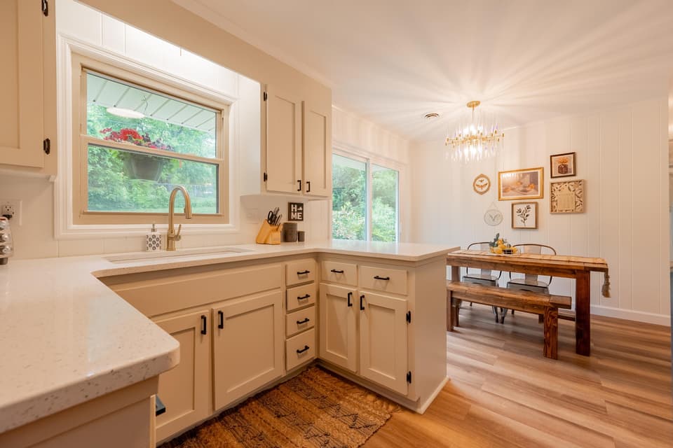 305 Overland Drive, photo 16 of 40