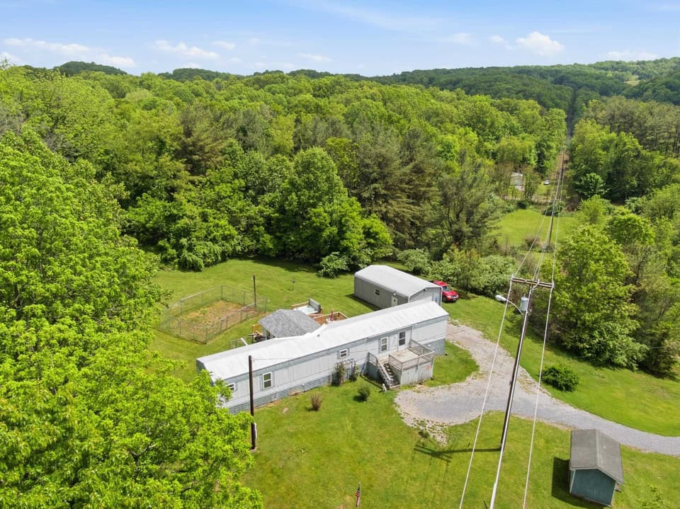 1516 Gunston Road, photo 5 of 40