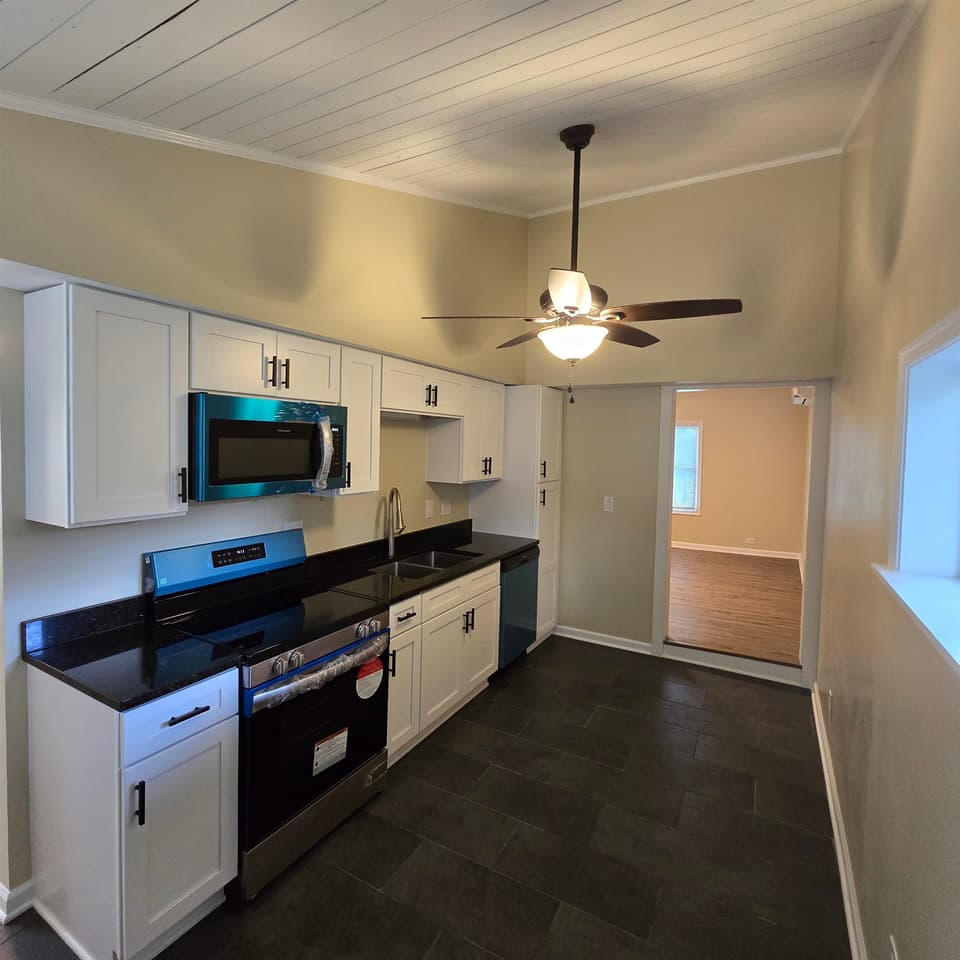 450 Wades Lane, photo 14 of 35
