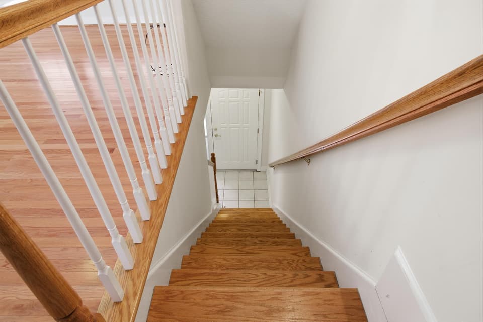 380 Oaktree Boulevard, photo 7 of 40