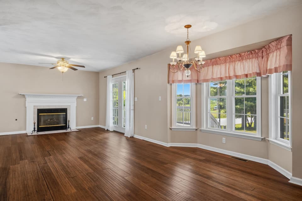 55 Sapphire Avenue, photo 18 of 40