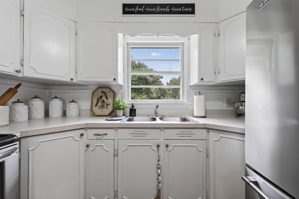 107 Roseland Drive, photo 21 of 40