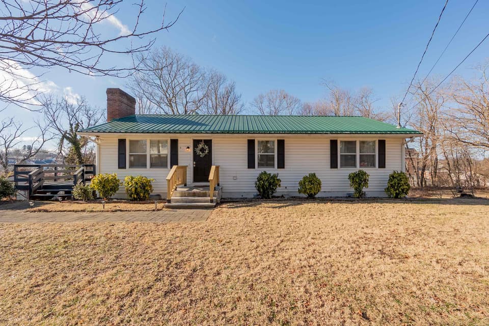 9 Montague Street, Christiansburg, VA