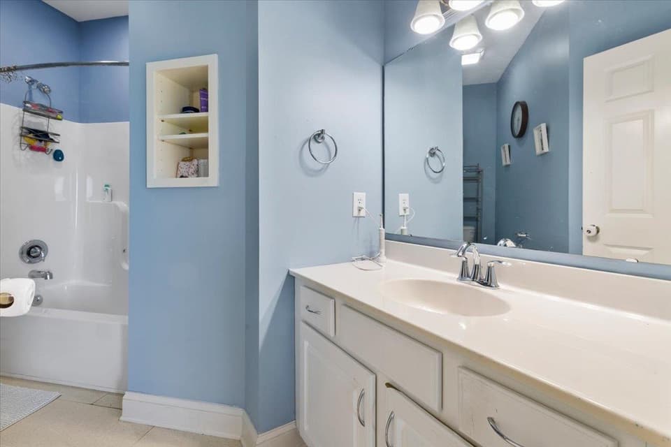 1015 Falor Lane, photo 34 of 40