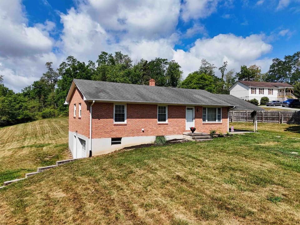 2614 Childress Road, photo 3 of 31