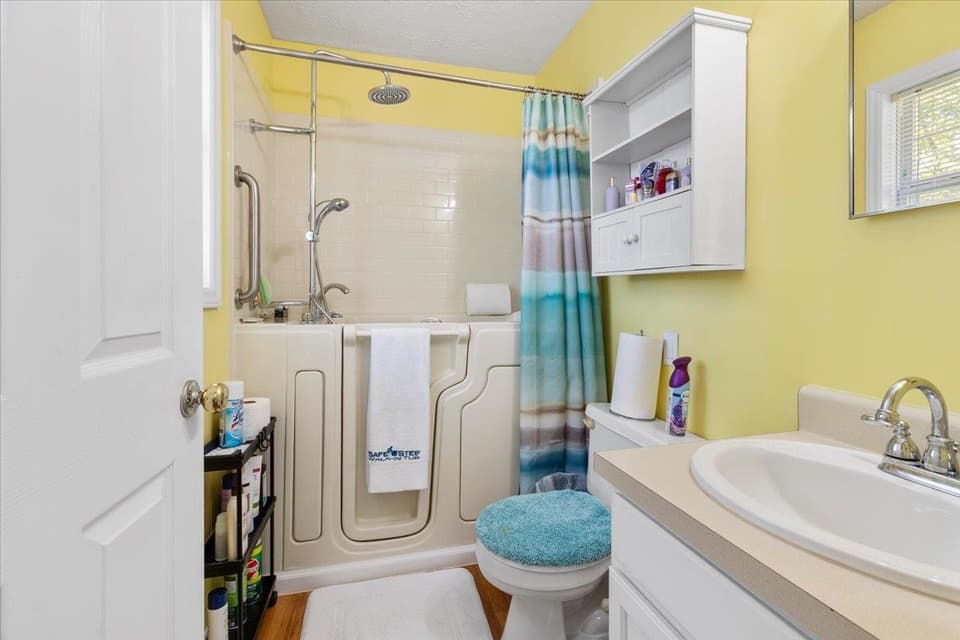 650 Warren Court, photo 28 of 40