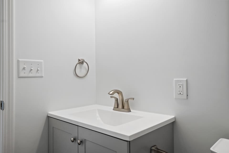 130 East Street, photo 16 of 36