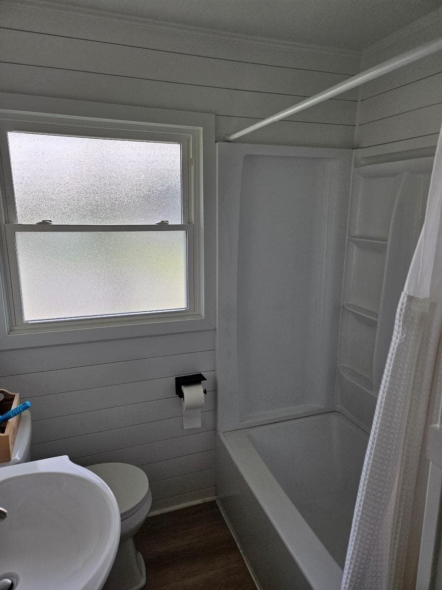 1380 Rigby Street, photo 13 of 32