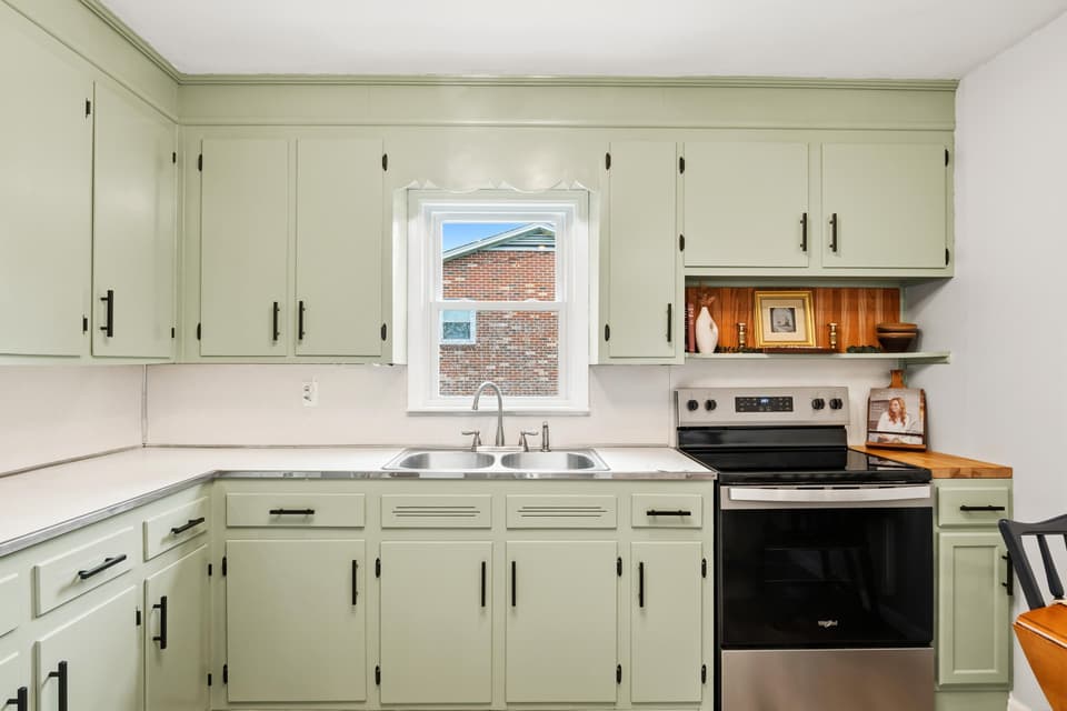 255 Fisher Street SE, photo 11 of 40