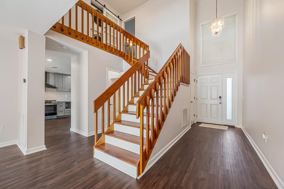 10 Patricia Lane SE, photo 5 of 36