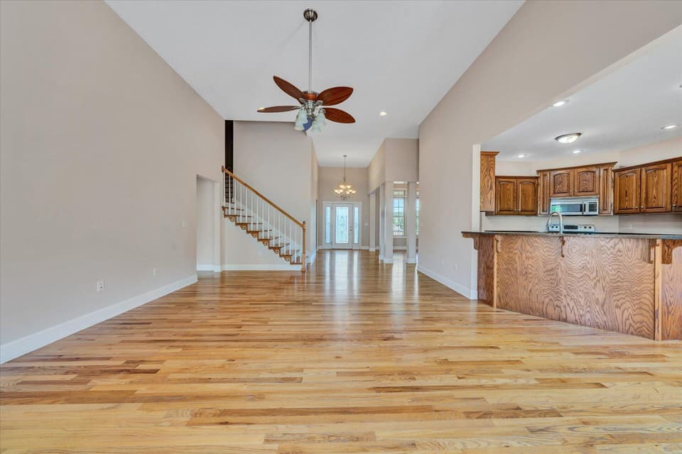 2075 Lake Vista Dr, photo 14 of 38