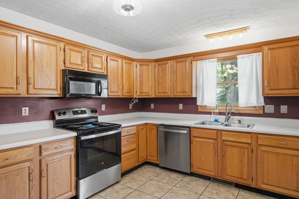 680 Liberty Via, photo 13 of 40