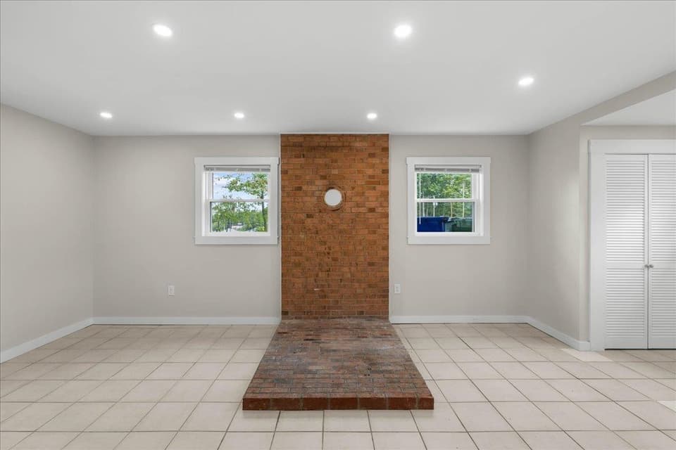 1370 Roanoke Street, photo 24 of 40