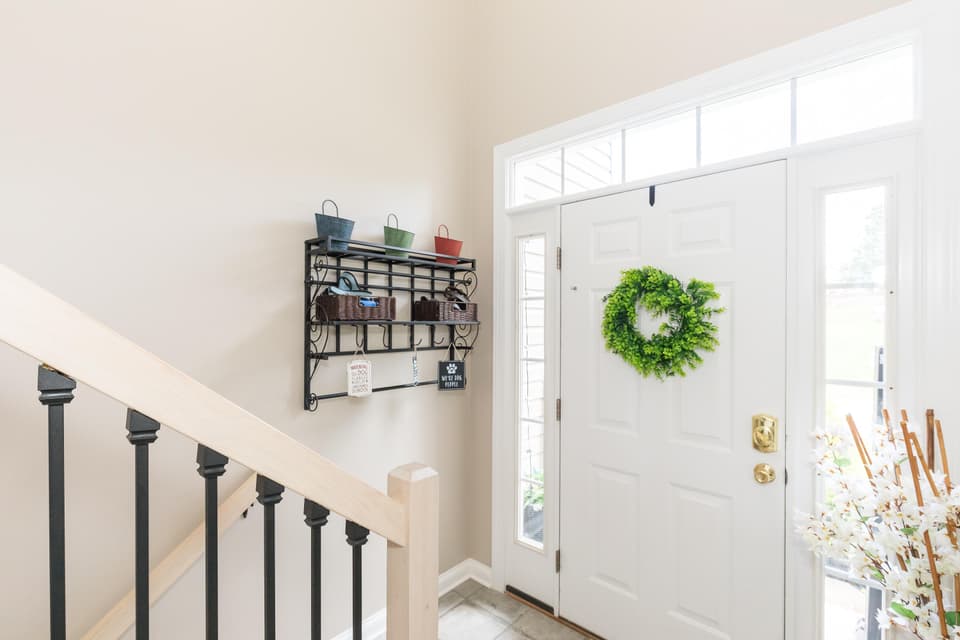 225 Meadow Dr NW, photo 7 of 34
