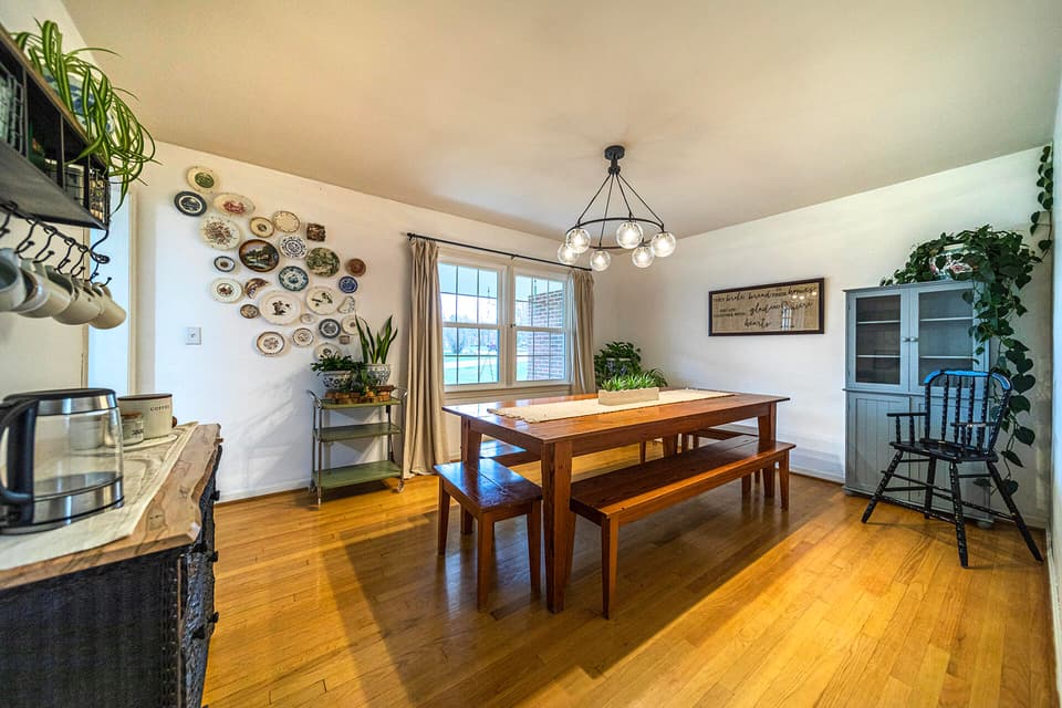 495 Dogwood Ln, photo 8 of 38