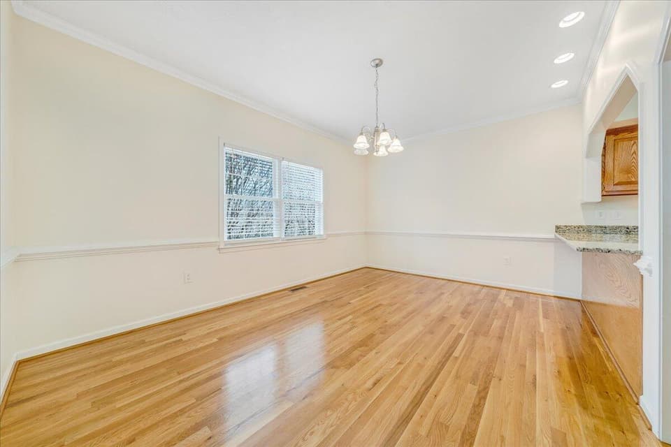 481 Houchins Rd, photo 16 of 35