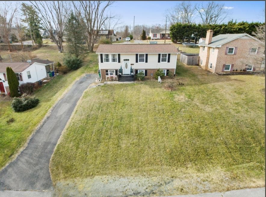 60 Betty Drive, photo 40 of 40
