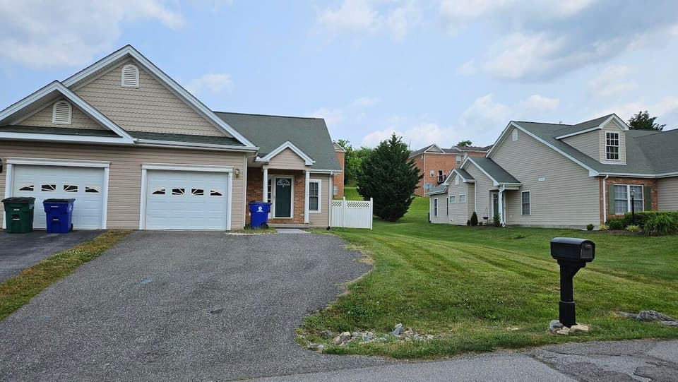 1043 Elk Drive, photo 9 of 10