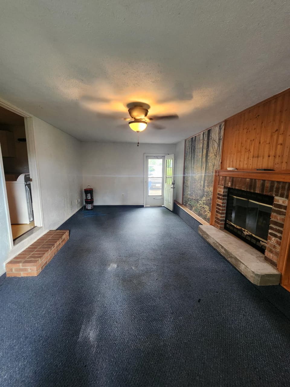 930 Stafford Dr, photo 9 of 39