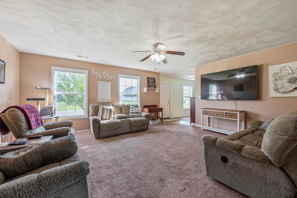 210 Berkshire Drive, photo 7 of 40