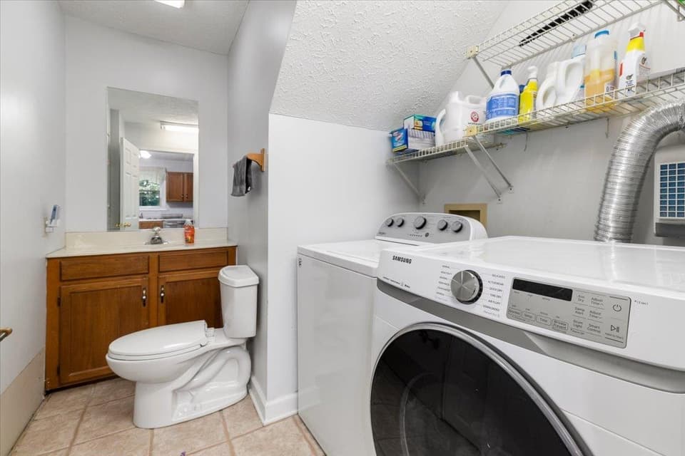 365 S Hill Drive, photo 18 of 40