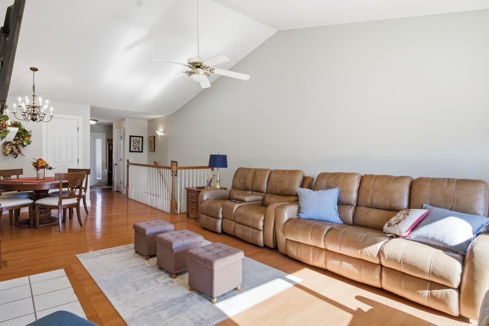 310 Pin Oak Drive, photo 14 of 40