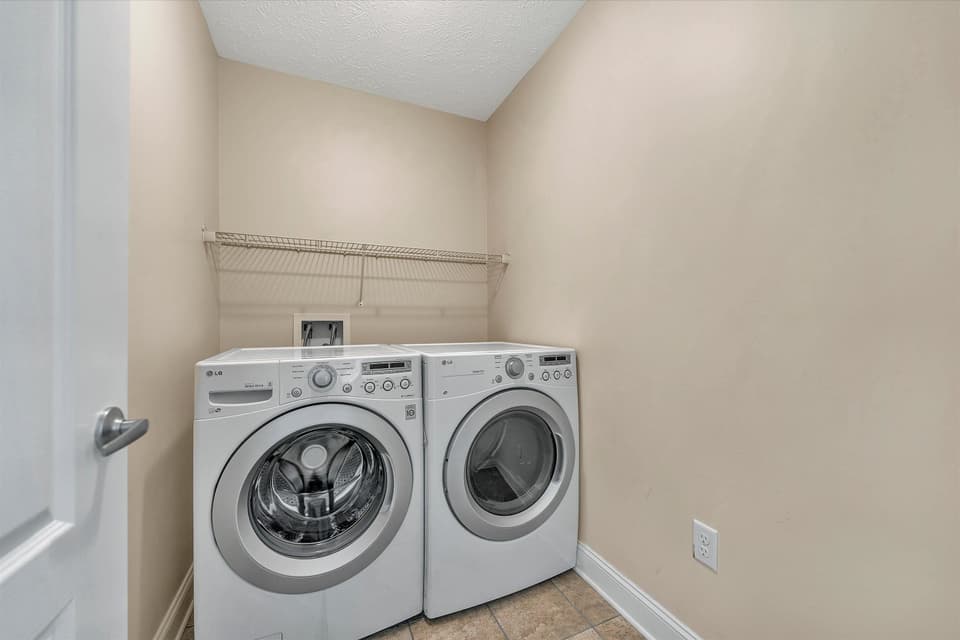 335 Robin Hood Drive, photo 29 of 40