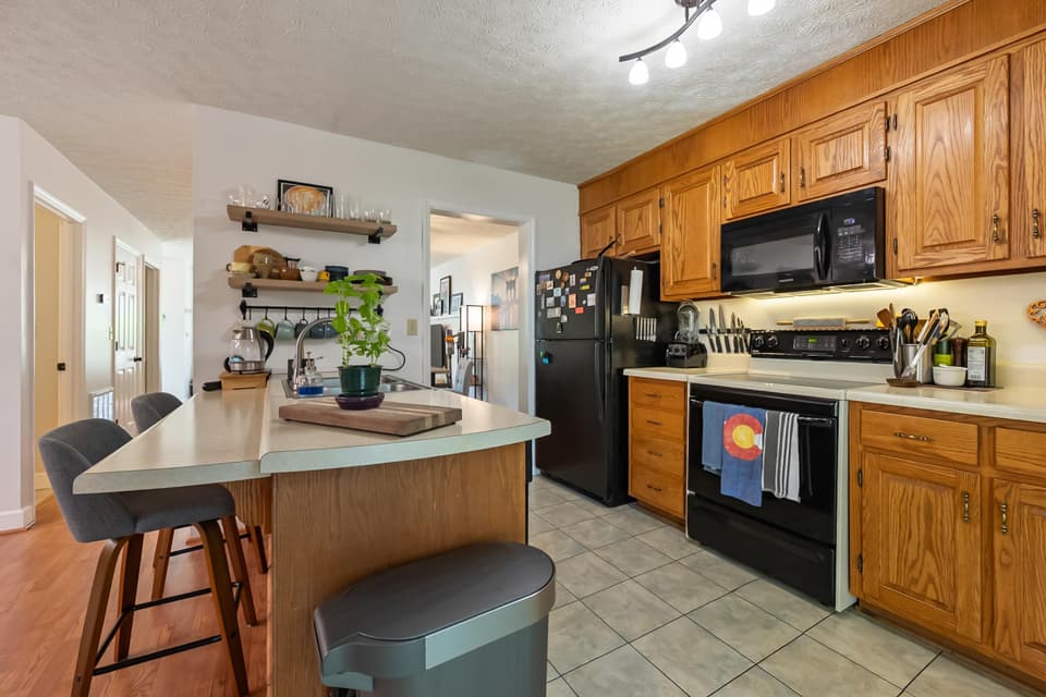 705 Colhoun Street NE, photo 23 of 40