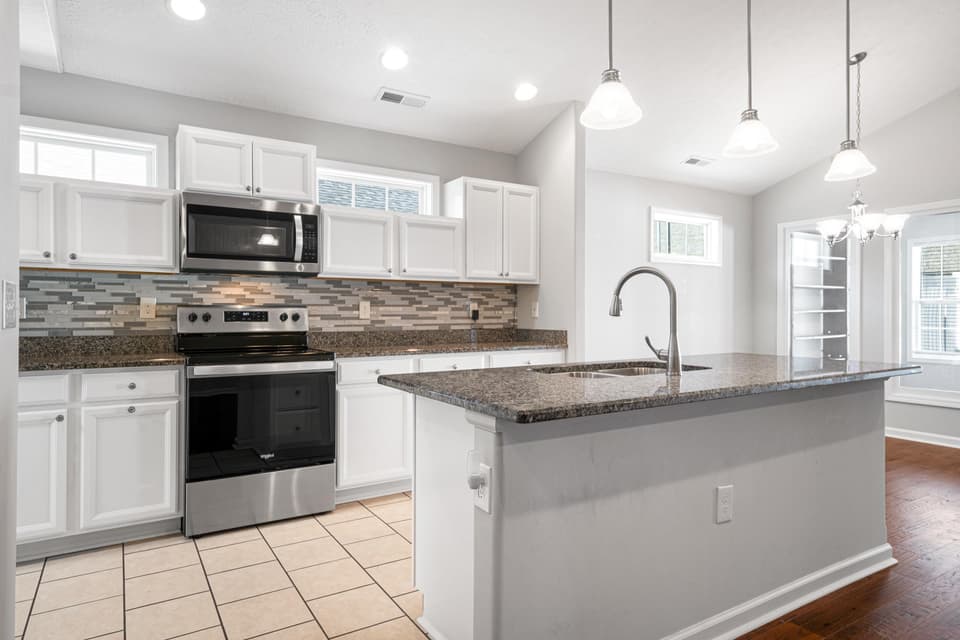 2130 Glade Drive SE, photo 11 of 38