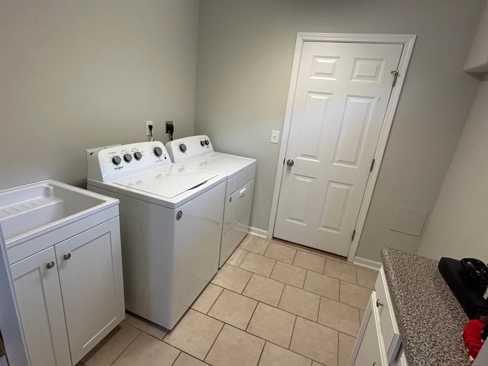 2225 Giles Drive, photo 21 of 23
