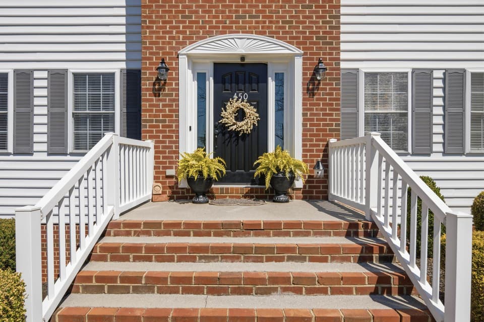 450 Tower Road, photo 5 of 40