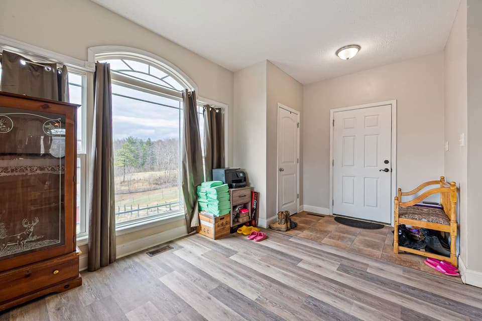 285 Easy Street, photo 6 of 40