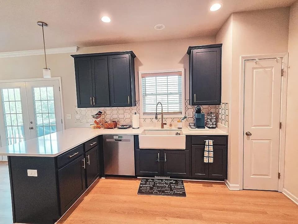 920 Holland Loop NW, photo 10 of 19