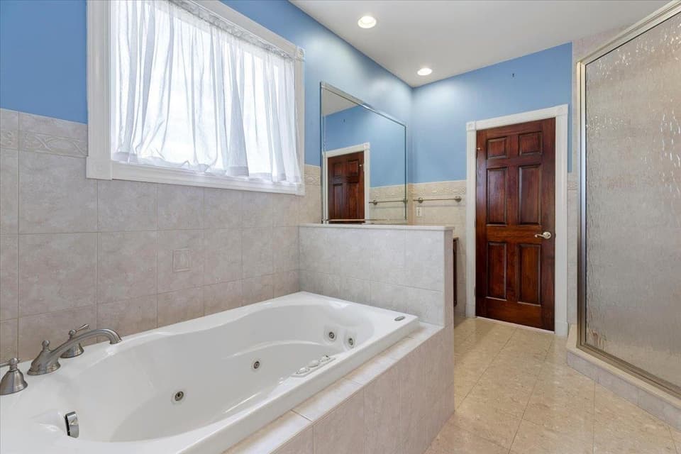 2251 Lake Vista Drive, photo 31 of 40