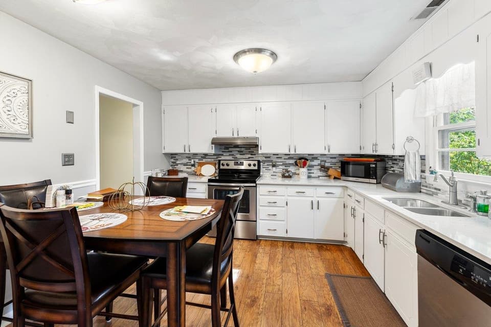 125 Edgewood Drive, photo 11 of 35