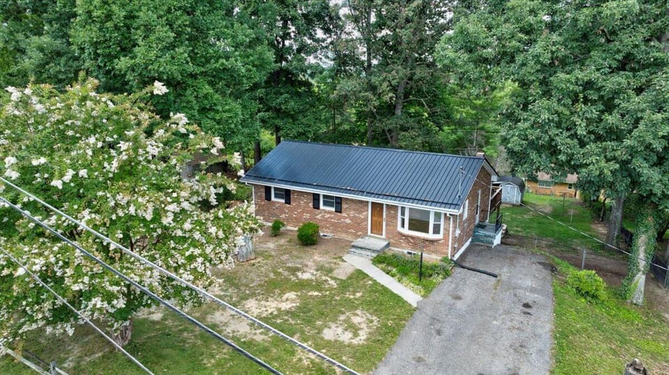4320 Cumberland Dr SE, photo 4 of 40
