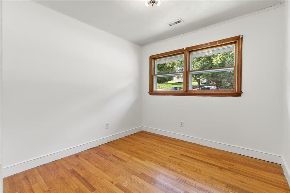 135 Griggs Street, photo 17 of 40