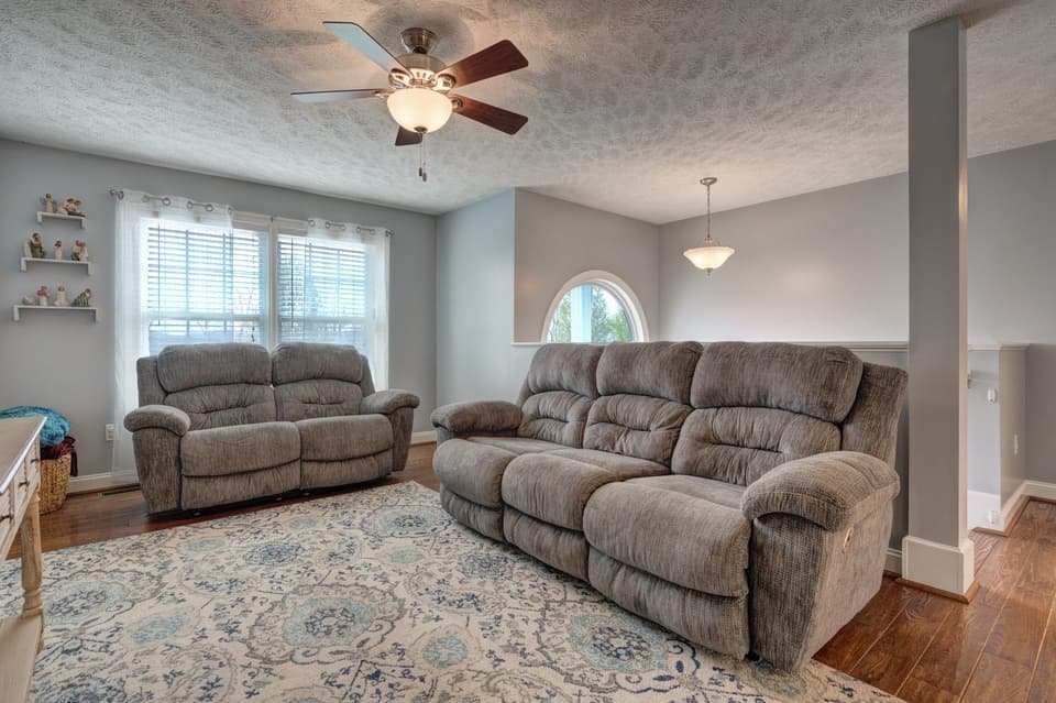 145 Robin Hood Drive, photo 6 of 37