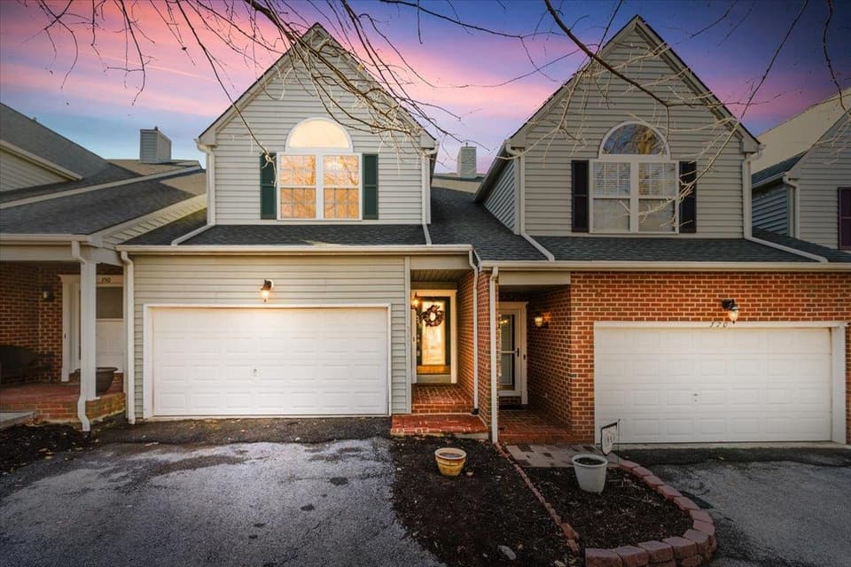 360 Gold Leaf Drive, photo 3 of 40