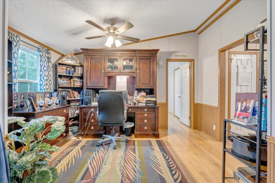 963 Magnolia Ln, photo 16 of 25