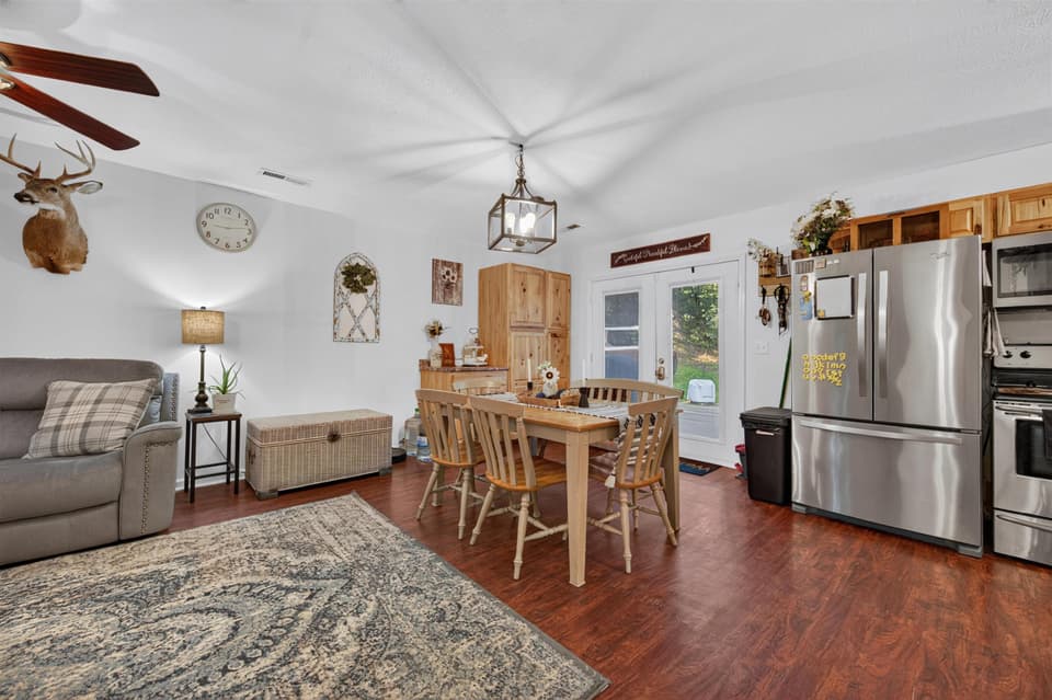 189 Pine Hollow Road, photo 4 of 40