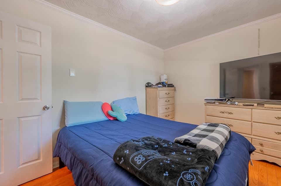 1265 Chestnut Drive, photo 11 of 40