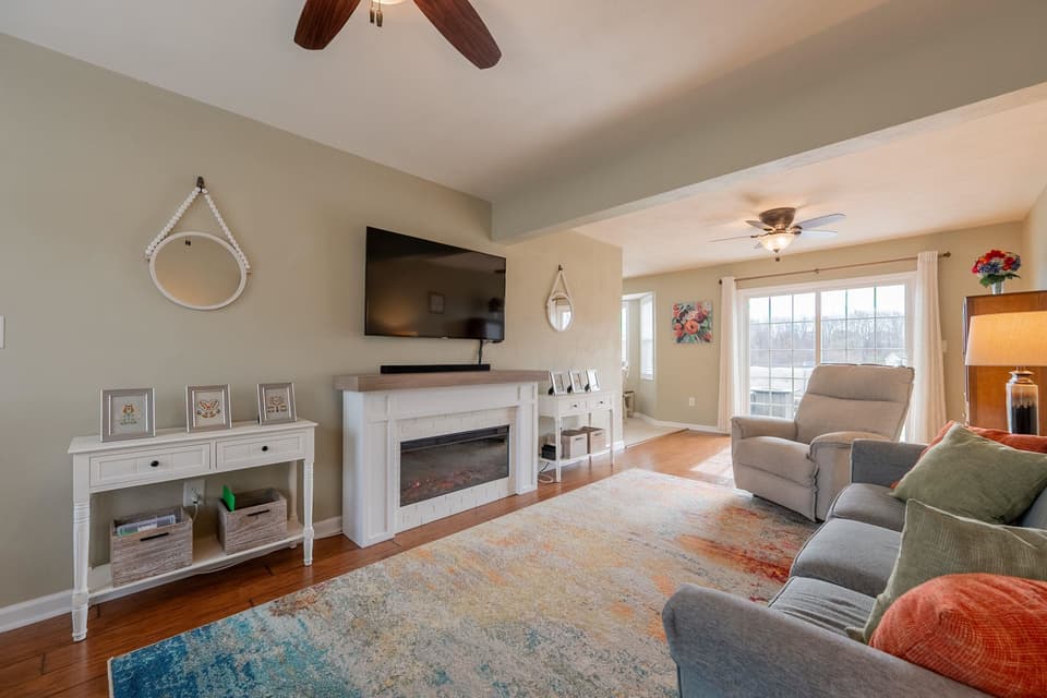 615 Keystone Drive, photo 4 of 40
