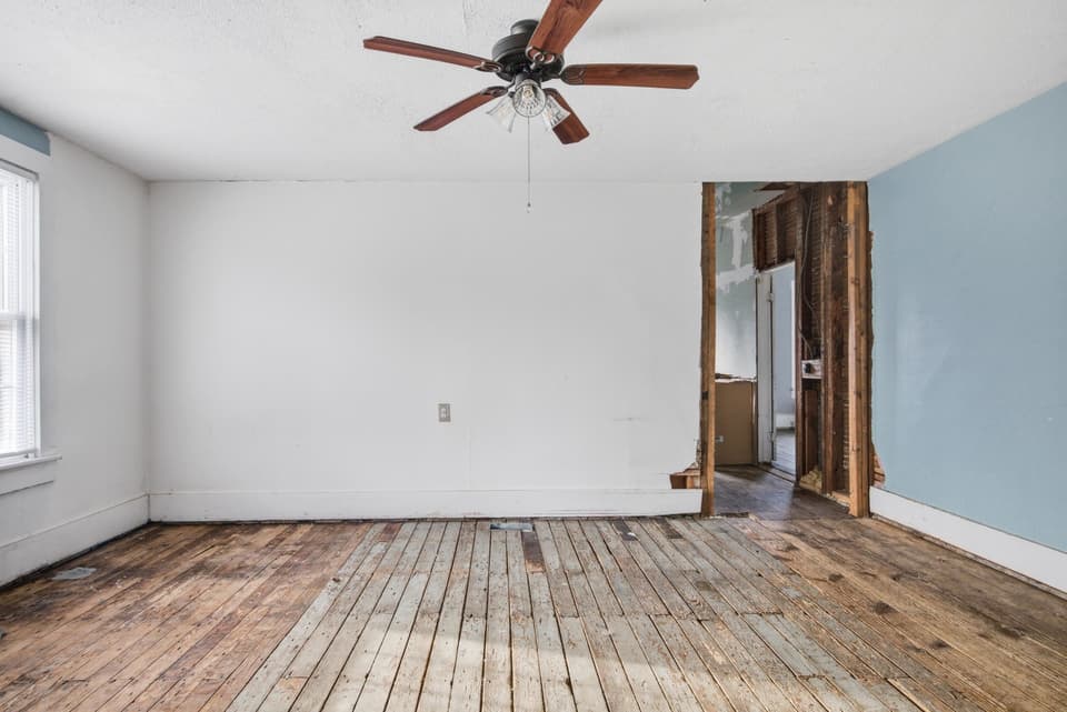 509 W Main Street, photo 11 of 40