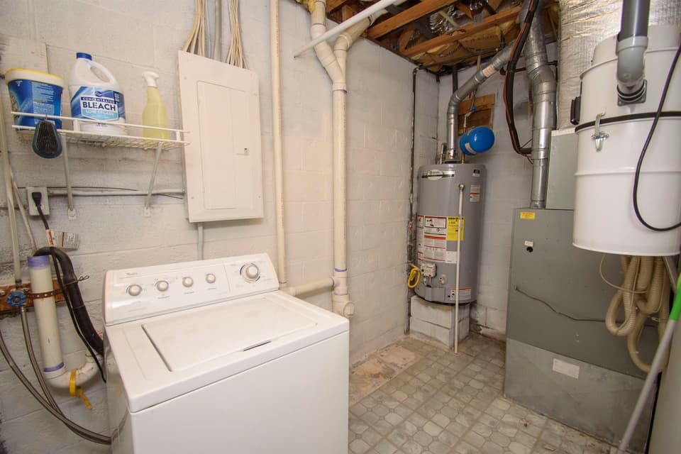 420 Silver Leaf Drive, photo 6 of 40