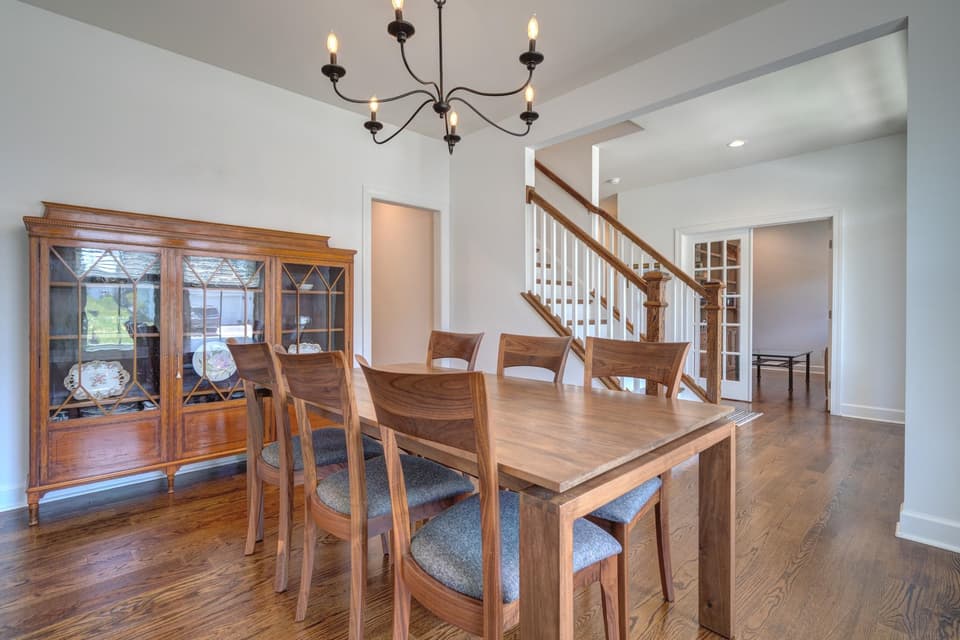 850 Jefferson Circle, photo 13 of 40