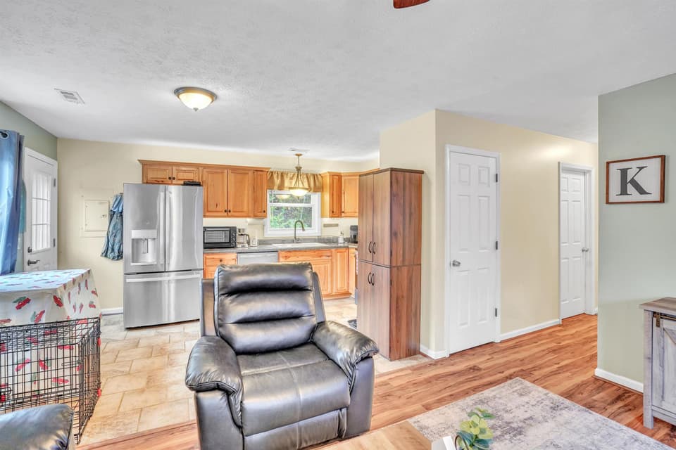 3375 Springview Drive, photo 12 of 25