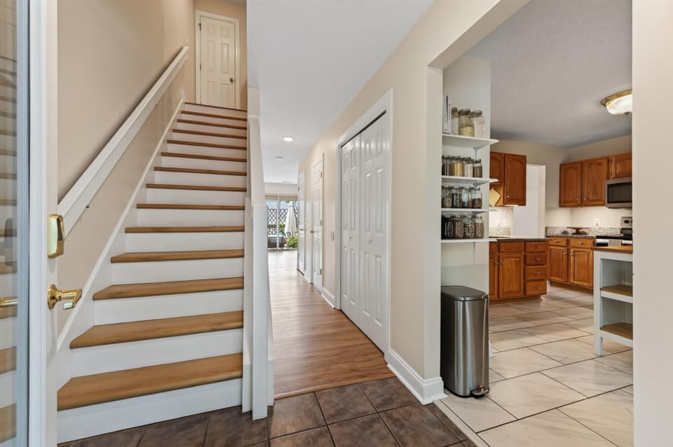 230 Silver Leaf Drive, photo 5 of 40